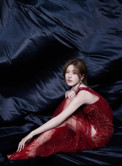 赵露思的比例很优越