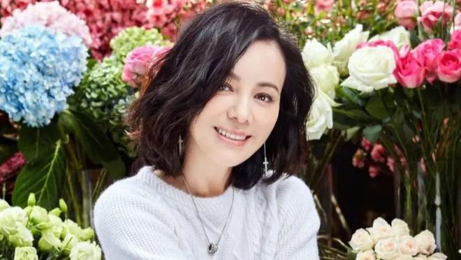 她演恶毒后妈火了20年，离婚两次后生活过成了这样？