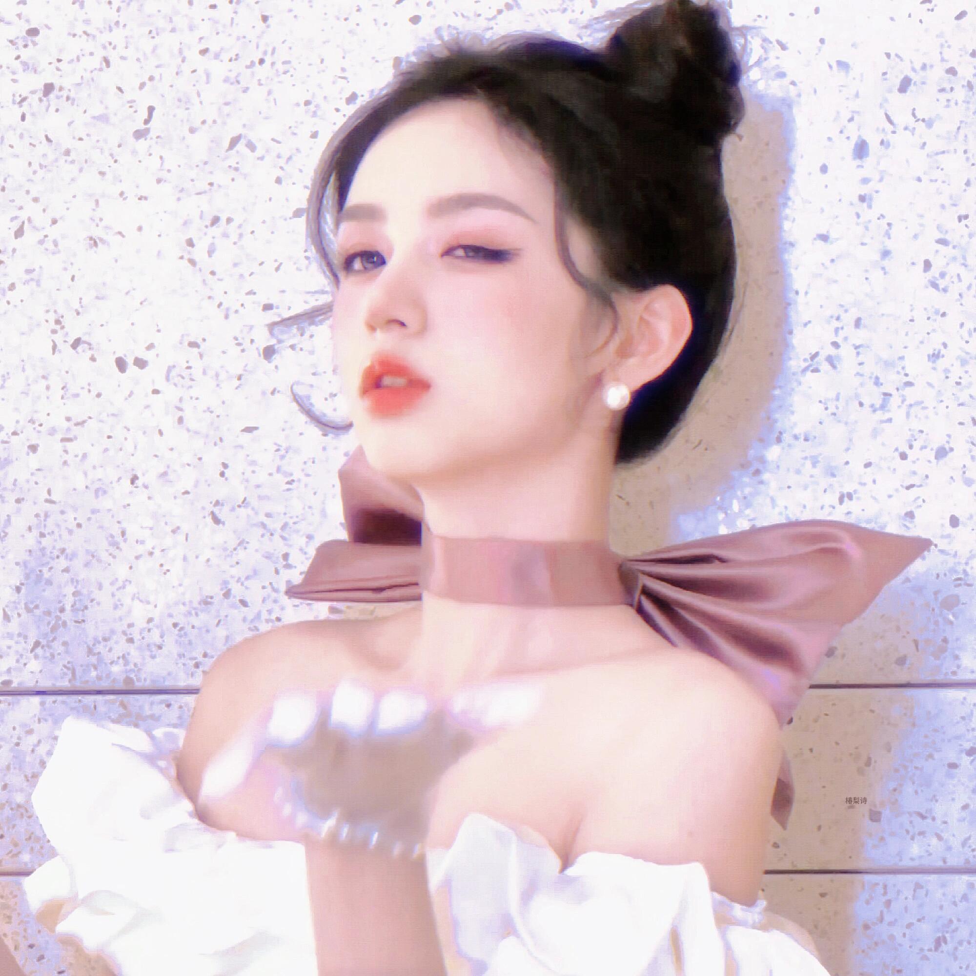 周也——清秀美丽