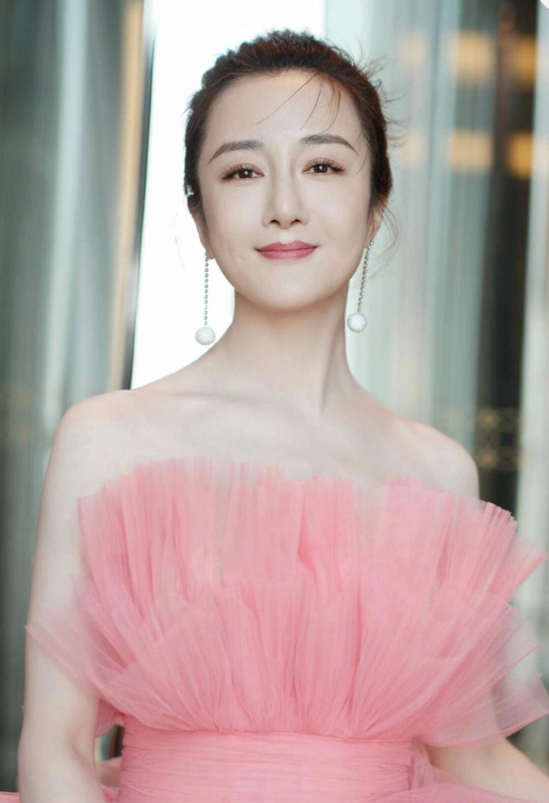 李依晓，中国内地女演员中的璀璨之星