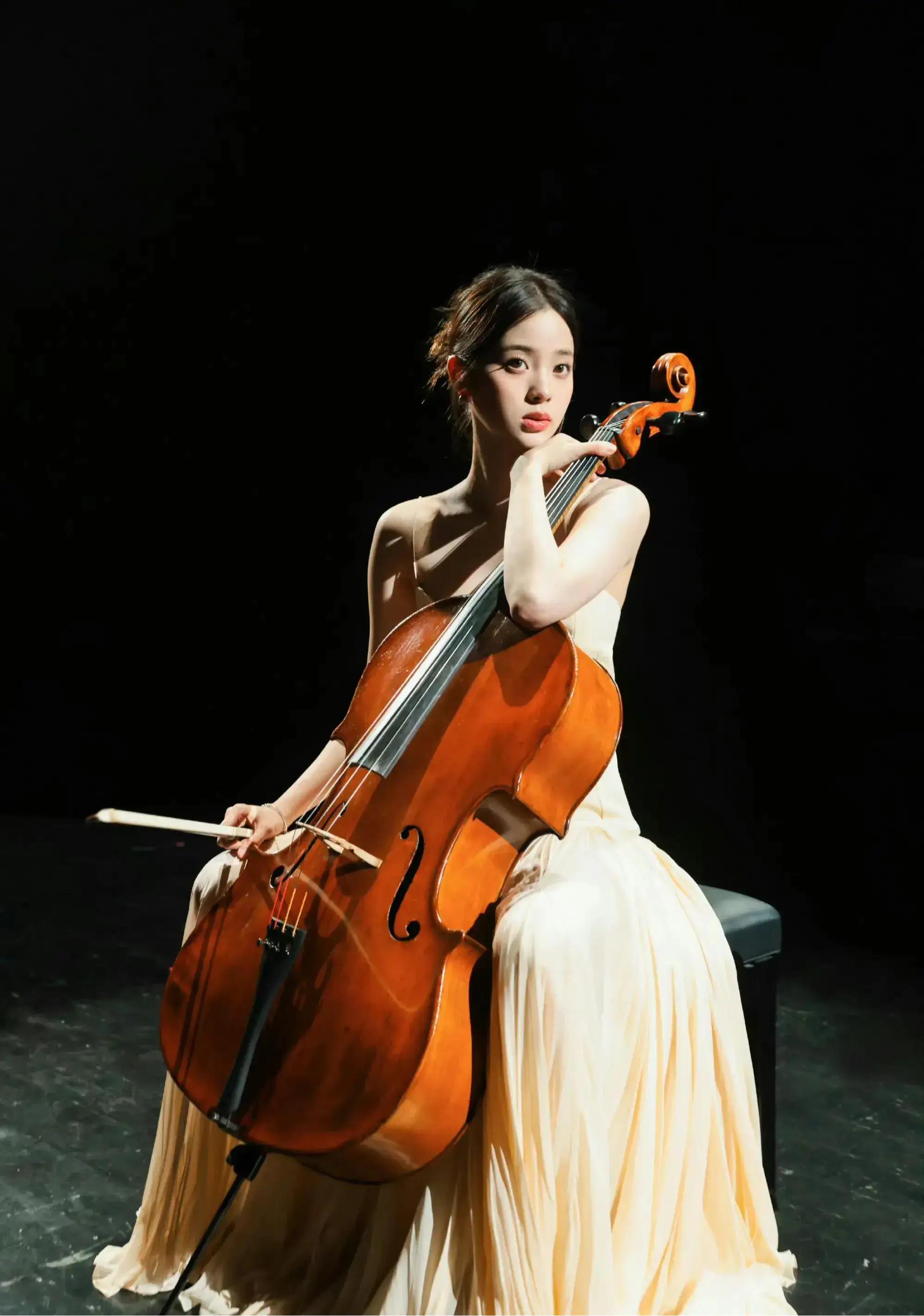 欧阳娜娜从“天才少女”到“糊咖”的奇幻漂流!