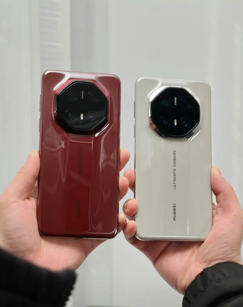荣耀Magic7RSR， 华为Mate70RS选哪个？

电池：5850mAh＞