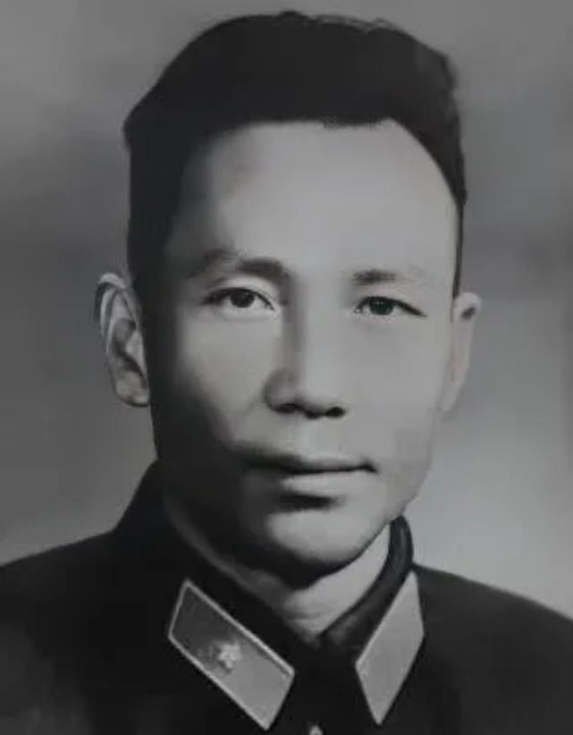 1937年3月，马步芳的电台主任熊维邦收到了两封绝密电报，他看都没看，就交给了曾