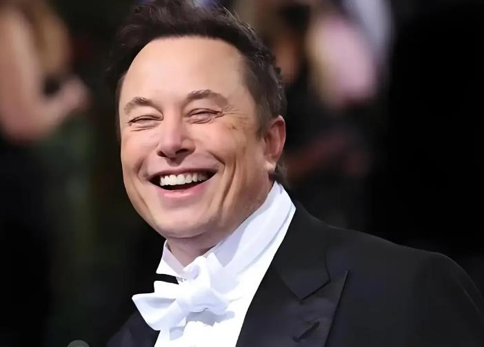 如果马斯克仅仅是私下里给特朗普撑腰，即便特朗普最终在大选中败下阵来，民主党的大佬