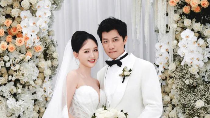 45岁陈乔恩大婚：她为啥选择了那个人人喊打的“渣男”？
