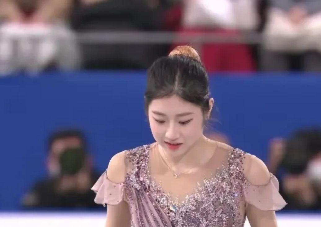 韩国花滑界19岁的女神李海仁性侵年仅16岁的男队员徐玟圭，荒唐事哪儿都有？
李海