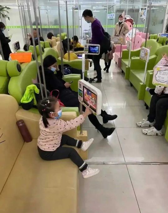 现在就连诊所都这么卷了