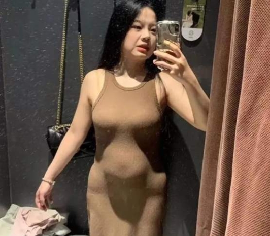 大姐，也是难为这裙子了