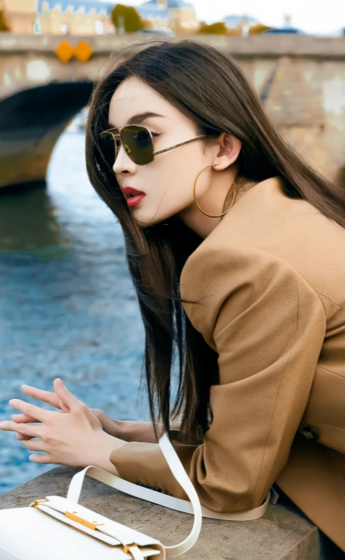 古力娜扎——气质绝佳
