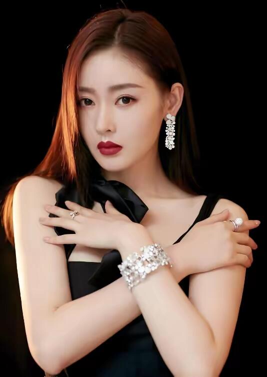 完美的身材，张天爱以才华与魅力征服娱乐圈