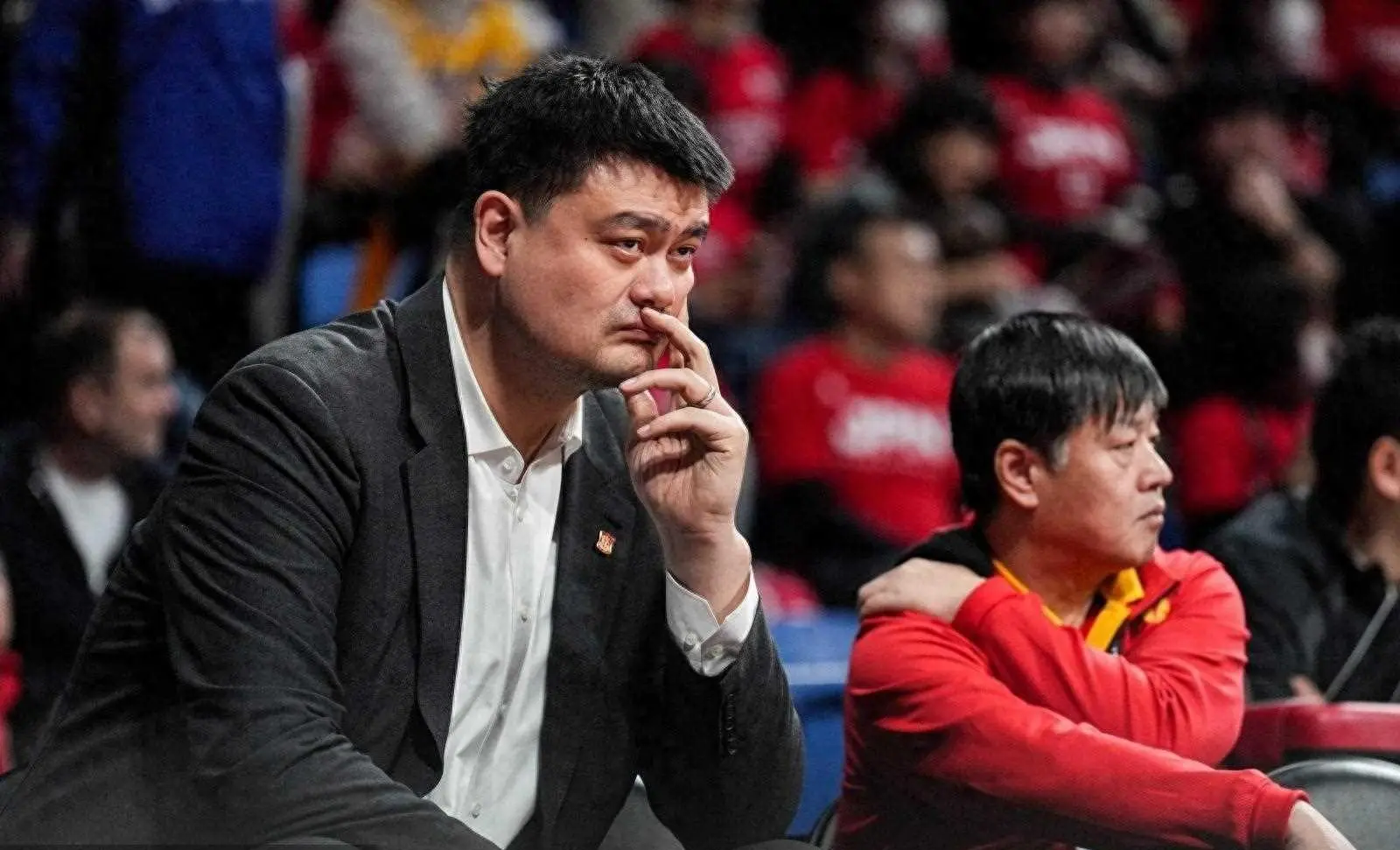 杨毅表示姚明不够圆滑，却忘记靠姚明出的名