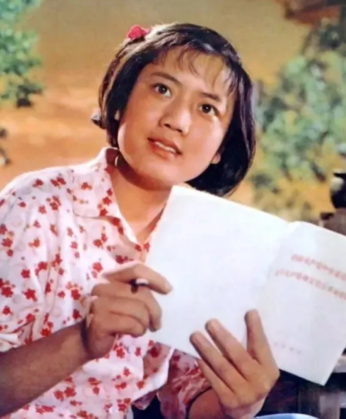 大家知道吗？最初，《春苗》的女主角并不是李秀明，而是编剧之一的曹雷，那又是什么原