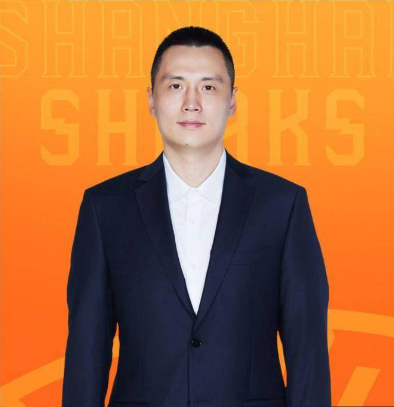 卢伟上任上海男篮，以防守为基石，独到阵容调整激活球队，实现三连胜，为球队注入信心