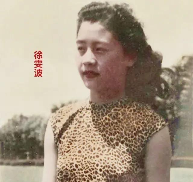 张大千40岁那年，对大女儿的同学，年仅12岁的徐雯波一见钟情，徐雯波向他提出拜师