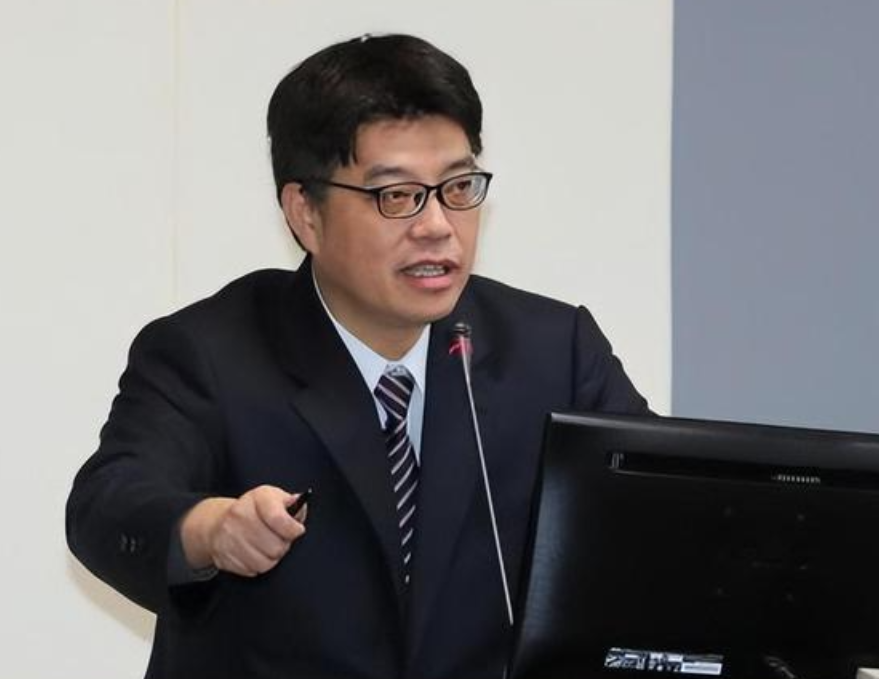 国民党积极与大陆沟通，邱垂正竟放话，不许大陆拒绝与赖当局对话！
据《联合早报》报