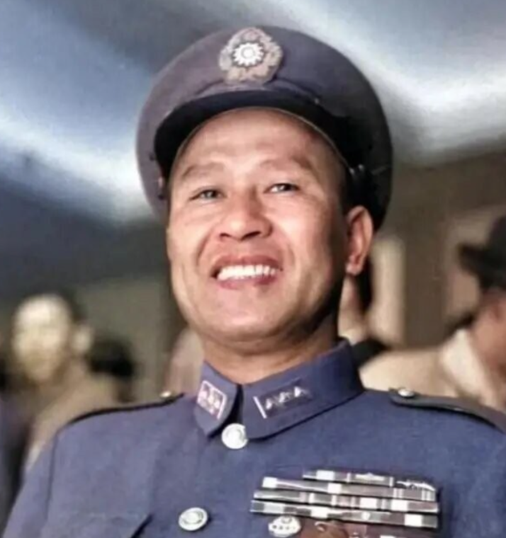 白崇禧死后，蒋介石去吊唁时，在灵堂上问白家人有何困难，白崇禧的小儿子白先敬说：“