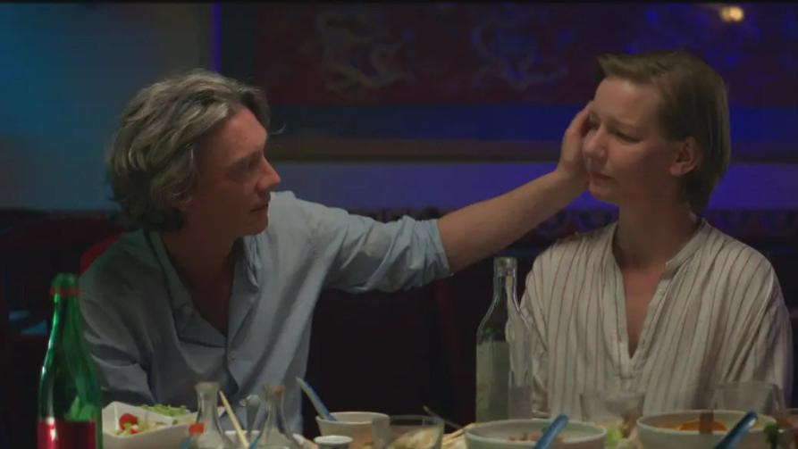 坠落的审判：揭开婚姻面具，你能承受真相吗？