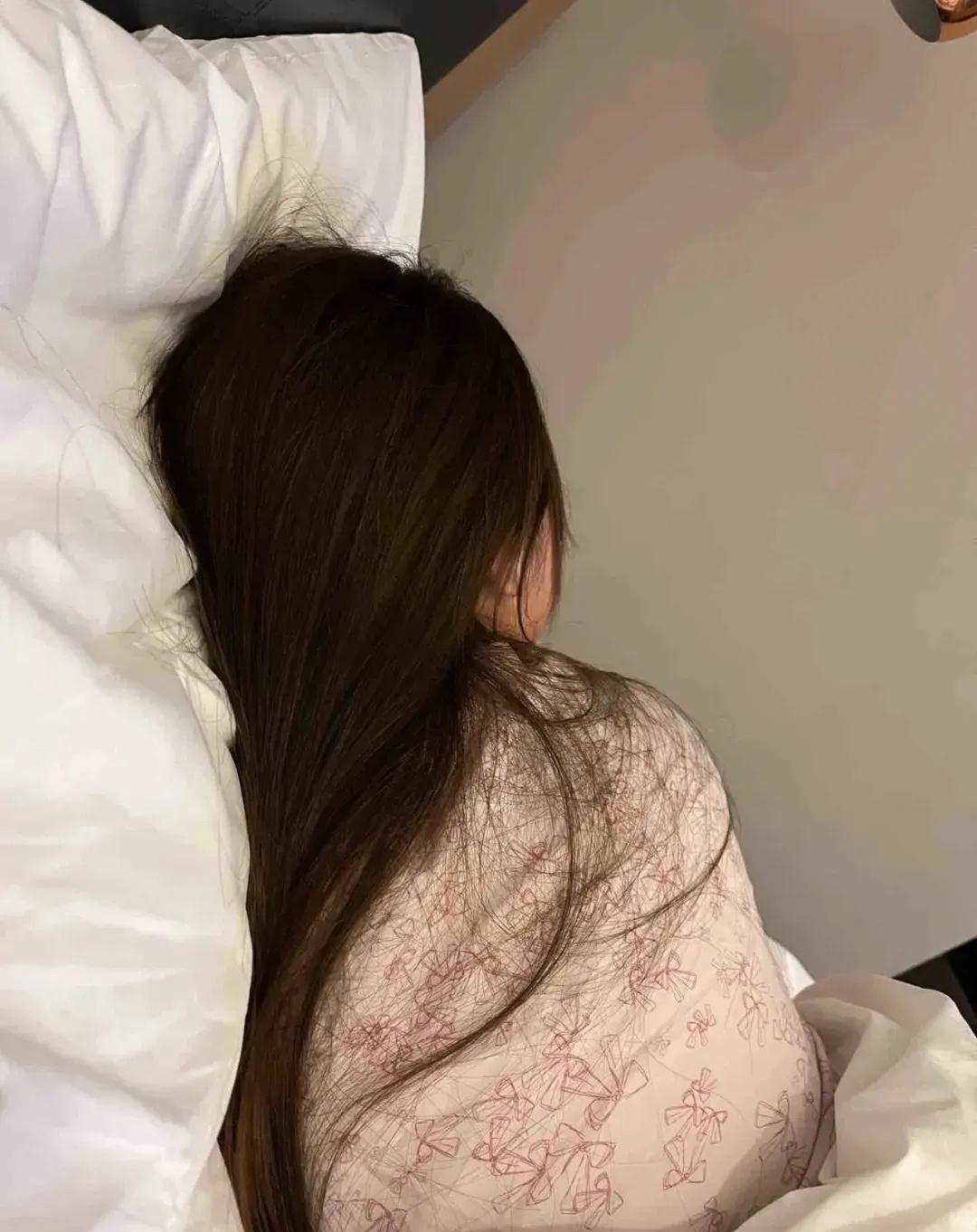 今天阳光很好，可是还想赖床不起
