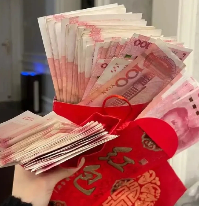 过年的时候真心建议不要再给孩子们发几百上千的压岁钱了，给个10块20块意思意思就