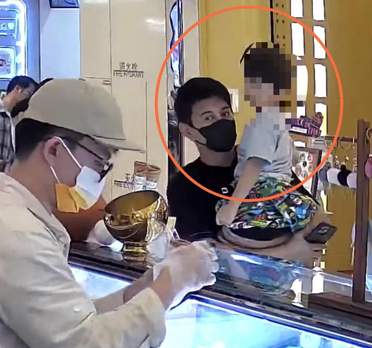 吴奇隆买冰淇淋被赞，才懂刘诗诗为何忍婆婆