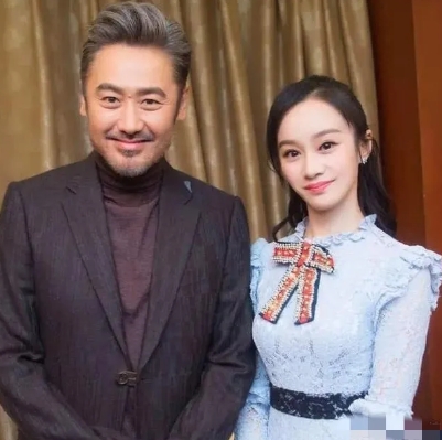 2018年，吴秀波包养了陈昱霖足足7年，之后玩腻了厌倦了，便提出分手。陈昱霖索要