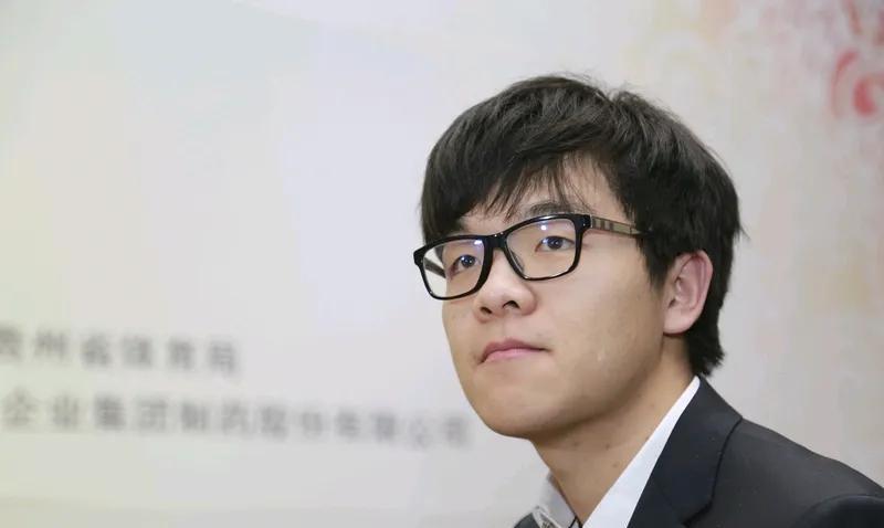 在今天（23日）第29届LG杯世界围棋棋王战冠亚军决赛决胜局里，柯洁憾负卞相壹获