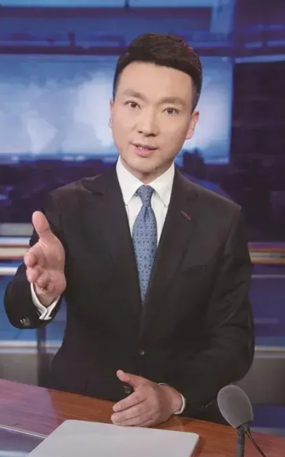 2024 年新规下，物业费一律这样交：

1. 明确收费标准和服务内容：物业费的