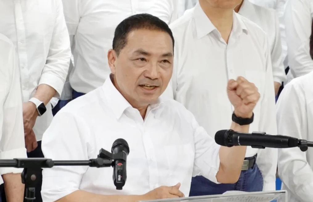 国民党跟民进党开始合流了！在赖清德抛出“两国论”之后，侯友宜在接受质询时表示，我