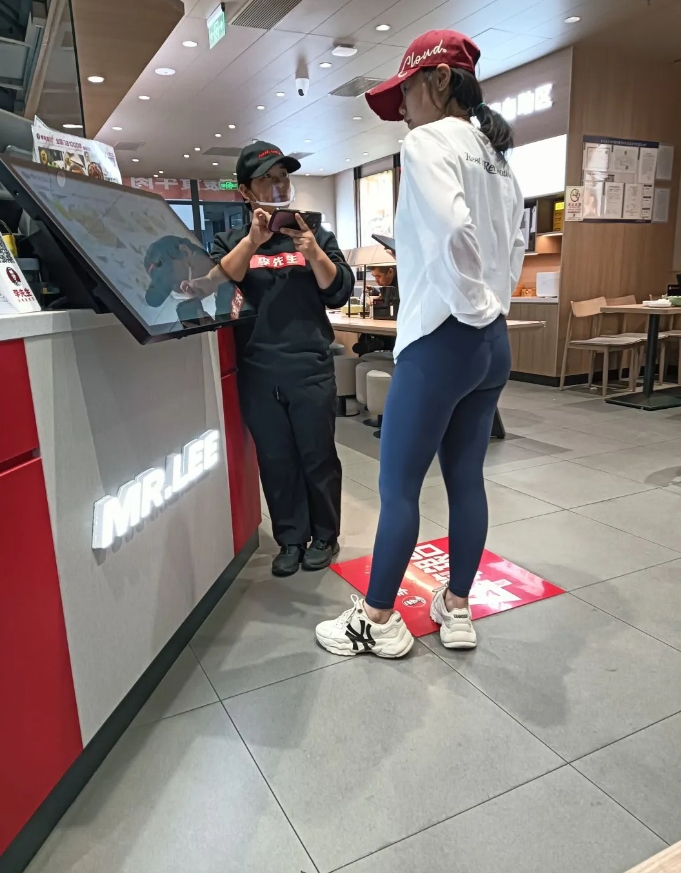 为什么现在都喜欢穿这种裤子