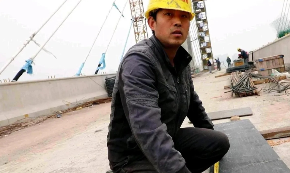 我跟领导干了9年，今天撕破脸了。我今年37岁，男，在一家公司就职9年了，就职部门