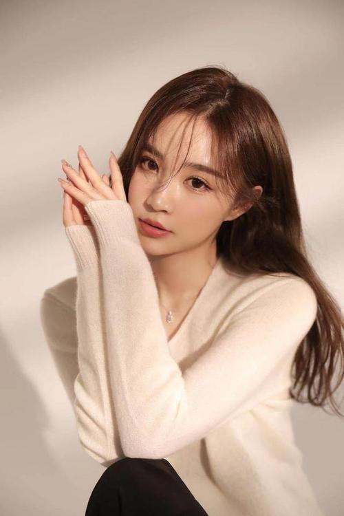 王思聪前女友雪梨，深夜被爆出大瓜！
8月28号那天夜里，大家都还在关注宋祖儿的事
