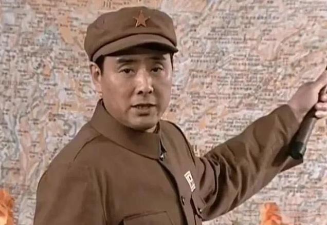 特朗普开始找乌克兰算账了，打算让乌克兰用价值5000亿美元的稀土矿产，来偿还美国