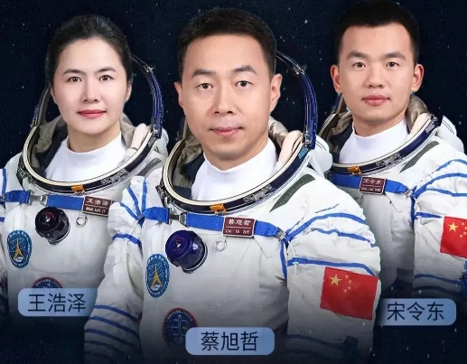 这次会带上四只小鼠（两公两母）和果蝇，空间站物种多样性更加丰富了，好期待！

果