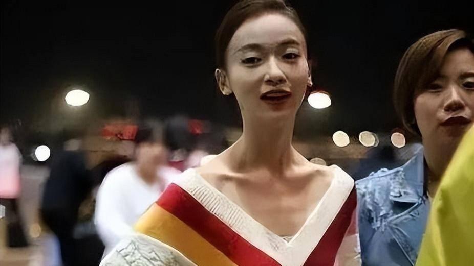 滤镜下是美女，现实中是“女鬼”！这些瘦到病态的明星，真恐怖