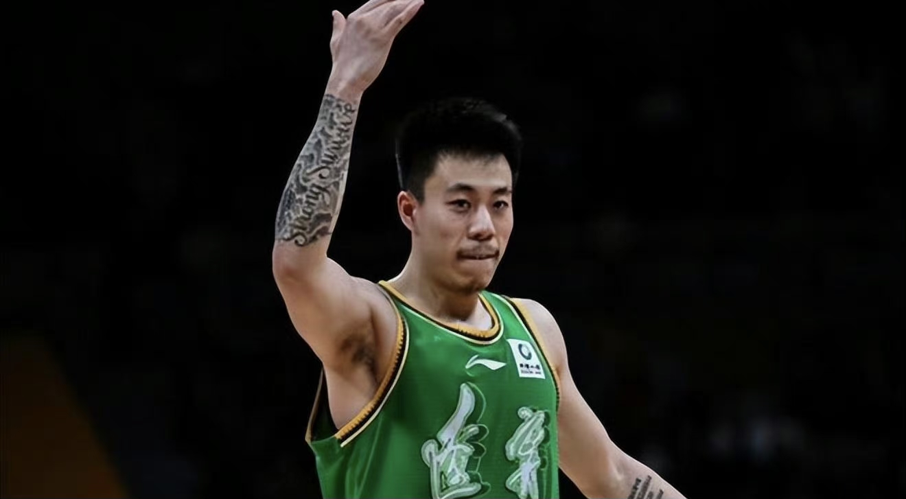 在CBA总决赛中，张镇麟以场均12分6篮板4助攻的数据当选总决赛“最新星”奖！
