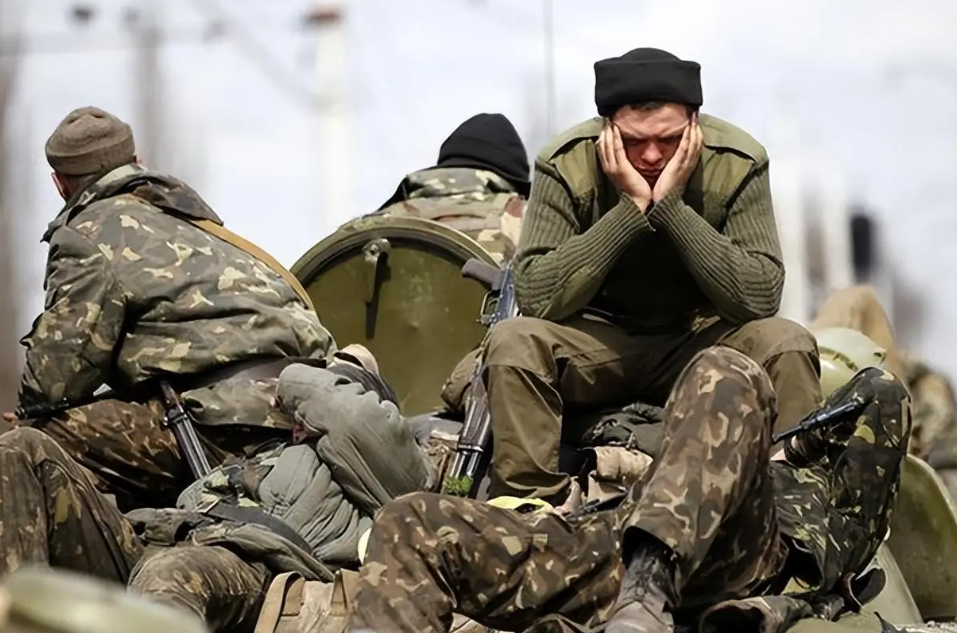 10月12日俄乌局势最新动态：车臣部队击溃乌军，英国准备派兵参战，北约放大招亮出