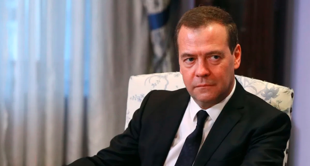 伤害有点大！5月3日，俄罗斯安全理事会副主席梅德韦杰夫表示，俄罗斯武装部队将继续