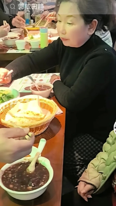 期待除夕之夜东北某电台对大爷大娘的采访！主要宣传大爷大娘的啥精神呢？
    你