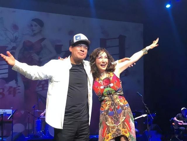 原来早就不是中国籍了？靠登上春晚走红，却崇洋媚外榨干了自己（原来你早就知道了）-第15张图片-九妖电影