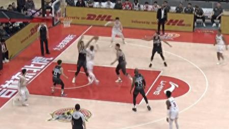 吉林114-94大胜广州龙狮点评：3人优秀，2人及格，郭艾伦仅得2分