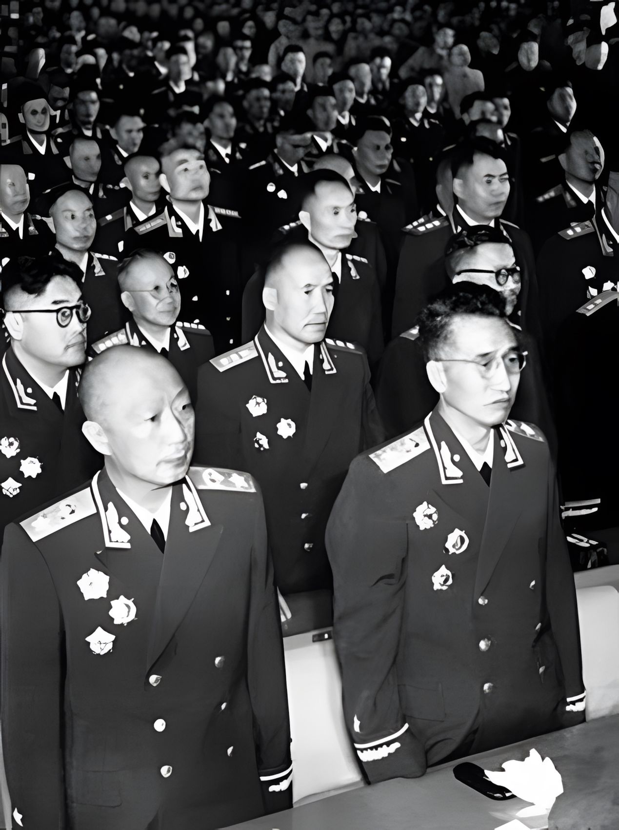 毛主席 55 年授衔有多少元帅将军? 为什么授衔? 