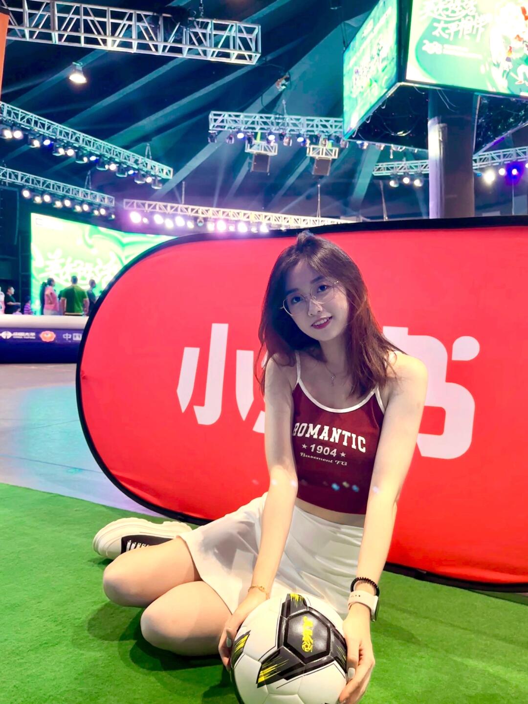 我和女足合照啦