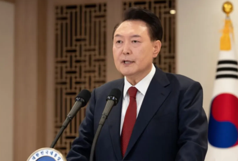 韩国总统尹锡悦被国会弹劾后，11次拒收法院文件。虽说他在垂死挣扎，但尹锡悦用事实