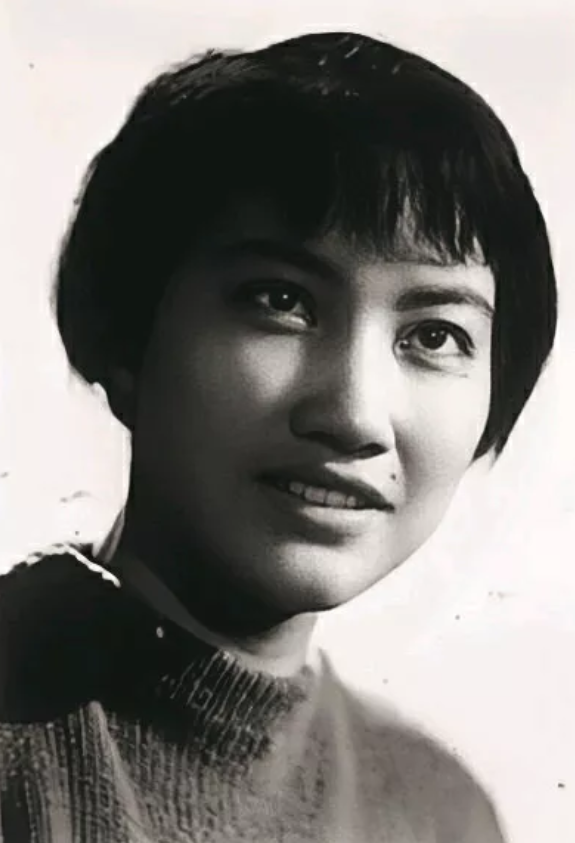 有网友说了，在五六十年代女明星中祝希娟老师可以演《青春之歌》中的林道静。祝希娟身