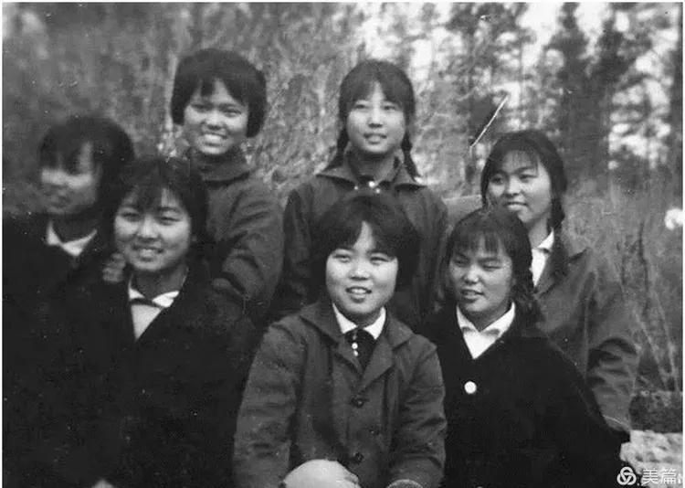 【老照片】他们是大兴安岭的知青，是浙江嘉善县城中学69届和70届的学生。千里迢迢