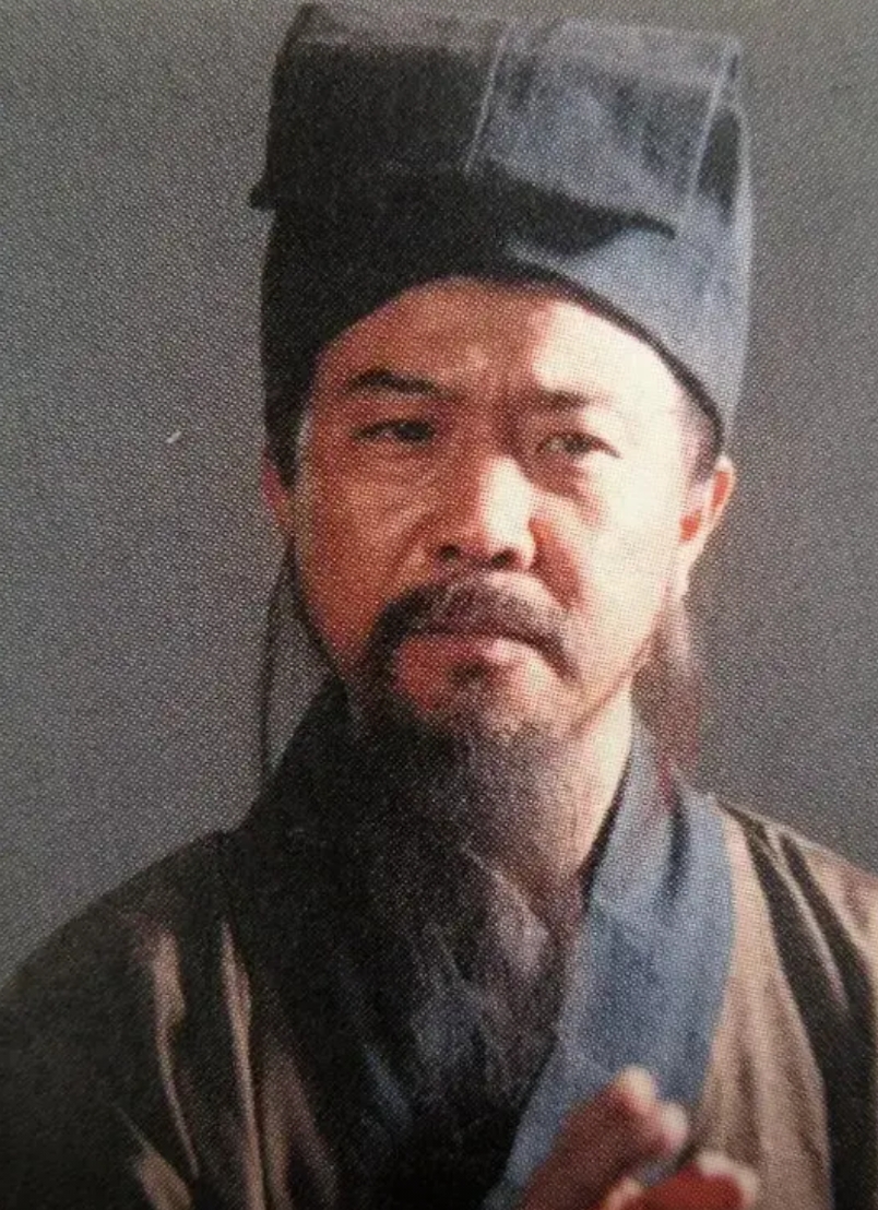 两个军师
梁山有两个军师，正军师是吴用，副军师是朱武。在征讨方腊的时候，梁山正副