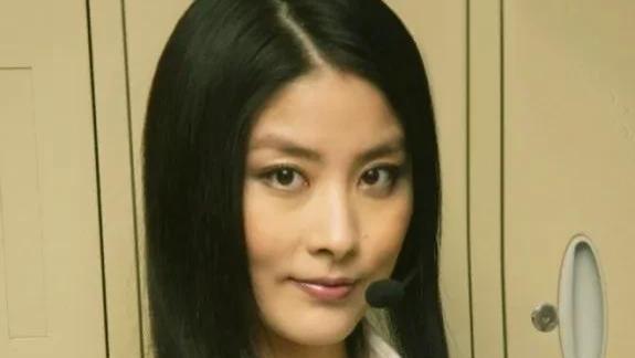 太子花园街偶遇陈慧琳，52岁的她状态可真好，高挑又漂亮
