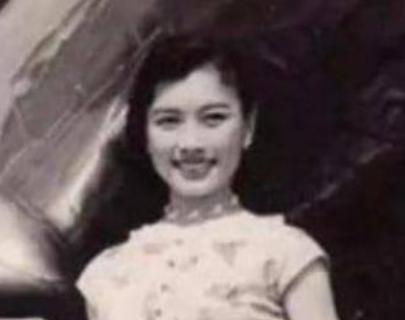 十五岁丫鬟嫁军阀，遗产不要只要书，最终逆袭成人生赢家