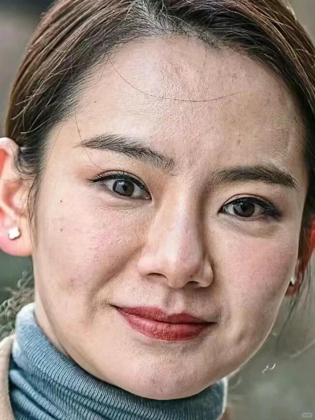奉劝那些天天上课化妆的人…
快交出你们的好用化妆品！！救救孩子！天天要早起一个小