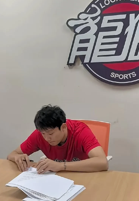 12月7号的中国篮球，传来2个好消息！

1、丁彦雨航目前已经与广州龙狮队成功签